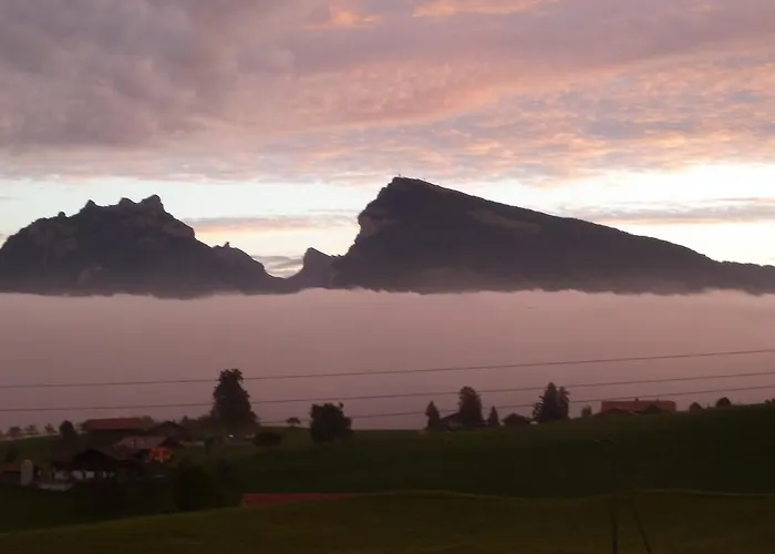 게스트하우스 Restaurant Sunnmatt Aeschi Bei Spiez